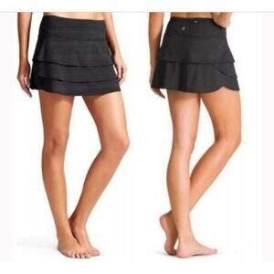 Athleta Stripe Swagger Black Skort Skirt Tiered Size Medium S/983302 Running